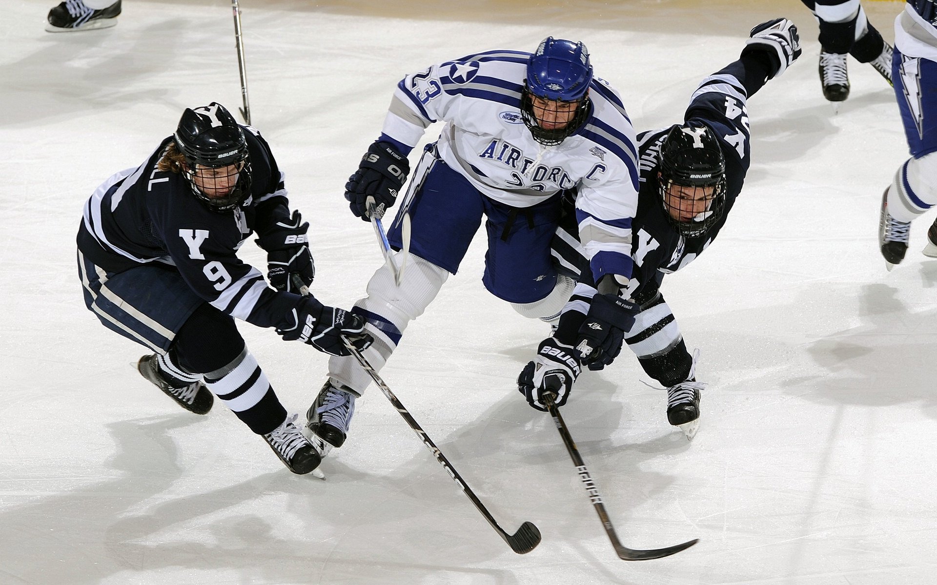 德甲“黑马”球队逐渐崭露头角，德甲俱乐部球队